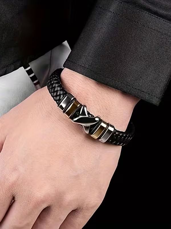 Criss Cross Leather bracelet
