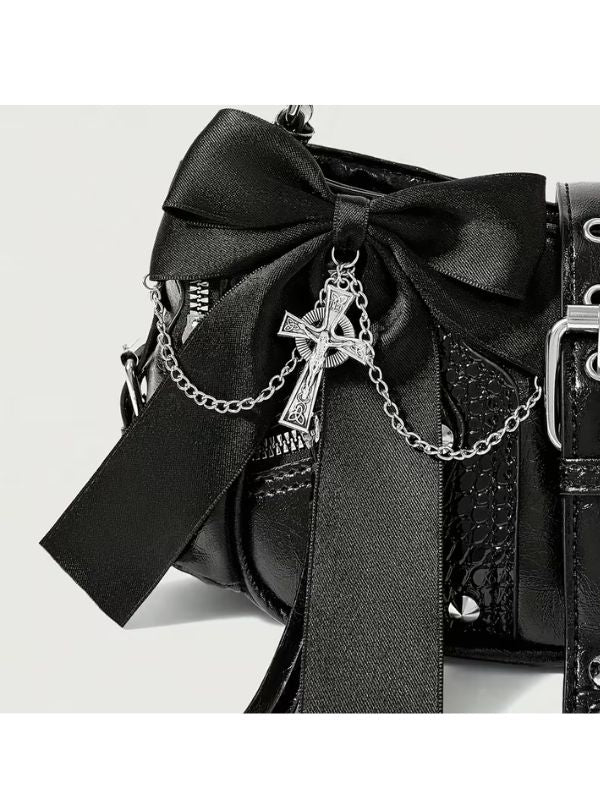 Rivet black bag with studs